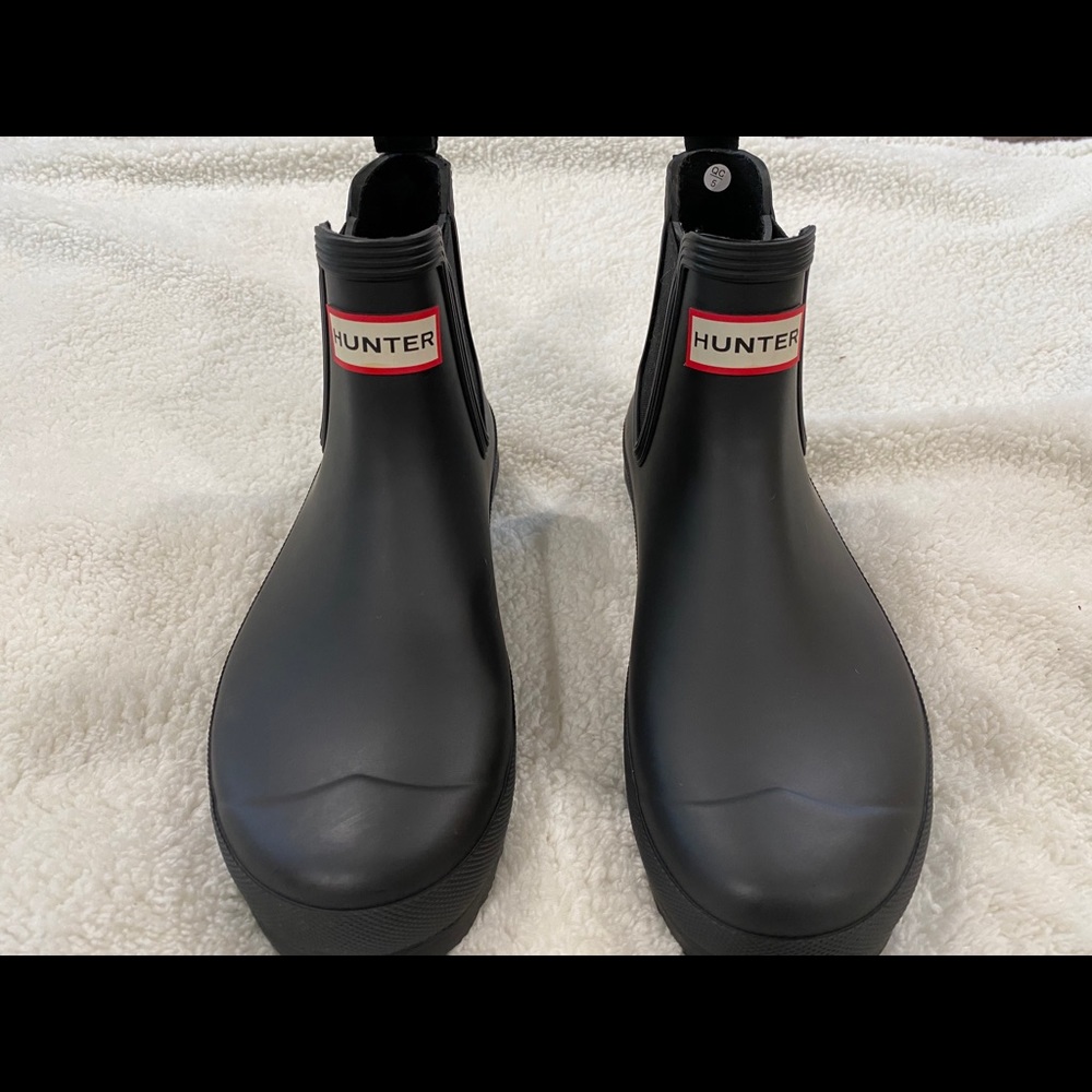 Black hunter boots